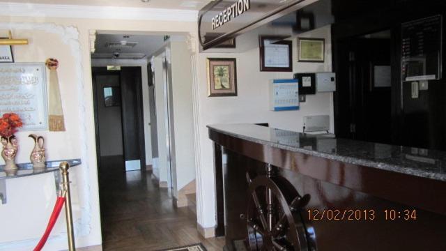 Marina Hotel Mutrah Экстерьер фото